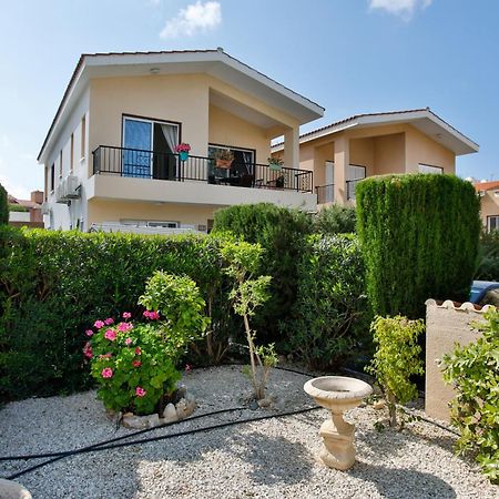 The Marilouize Apartment Peyia Bagian luar foto