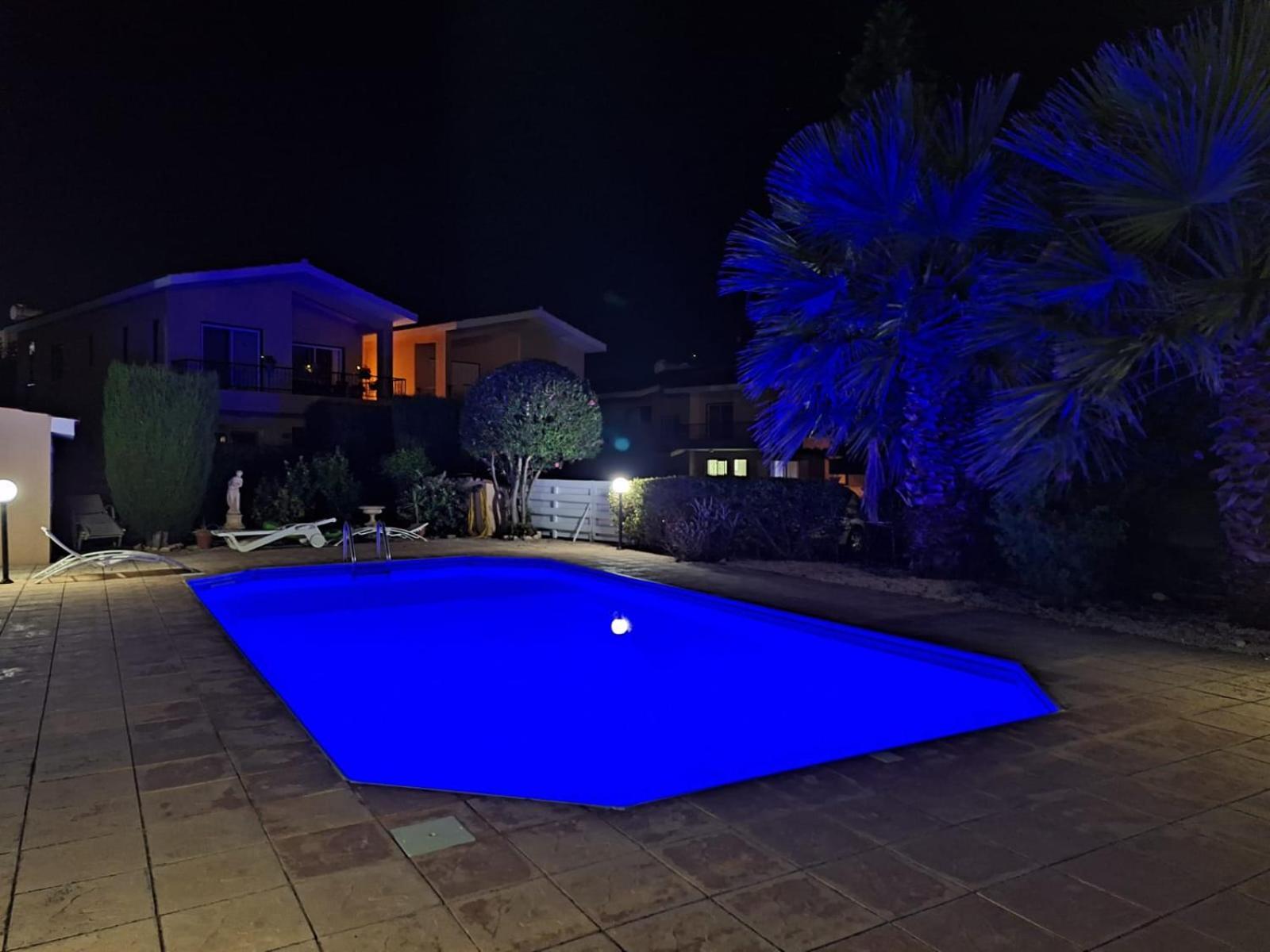 The Marilouize Apartment Peyia Bagian luar foto
