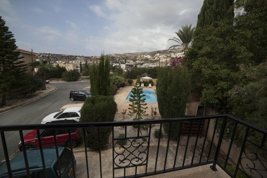 The Marilouize Apartment Peyia Ruang foto