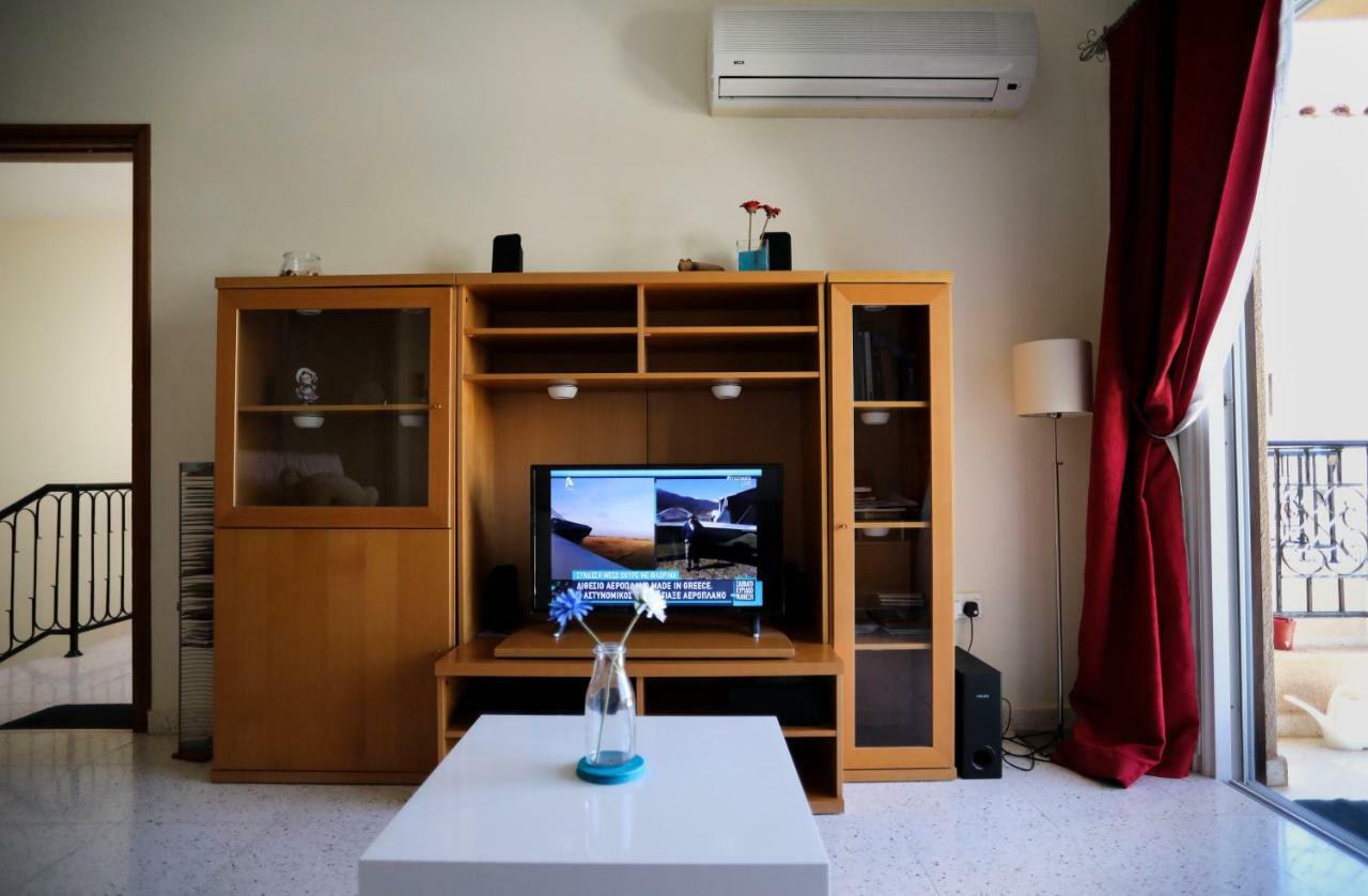 The Marilouize Apartment Peyia Bagian luar foto
