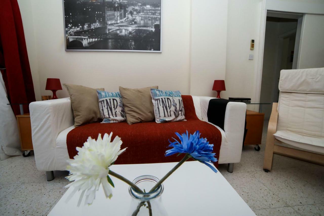 The Marilouize Apartment Peyia Bagian luar foto