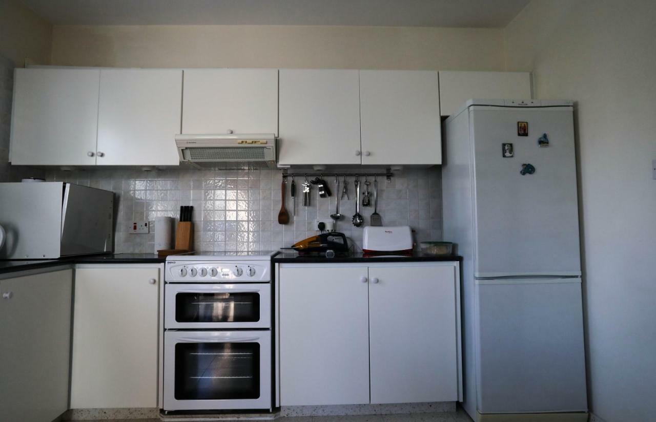 The Marilouize Apartment Peyia Bagian luar foto